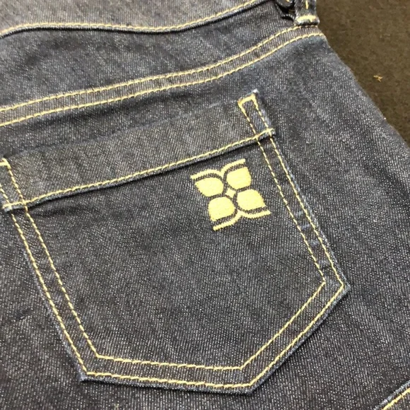 BCBGMaxAzria Denim Jean Shorts Size 29 - Picture 7 of 15